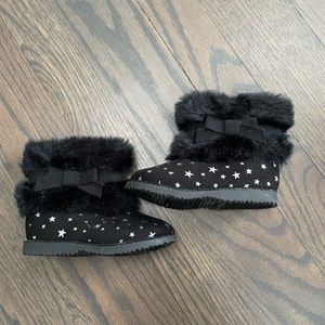 Black Faux-Fur Trim Booties - OshKosh B’Gosh - Black with silver stars